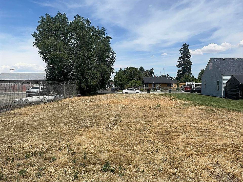 1st image of 200 E 4th St