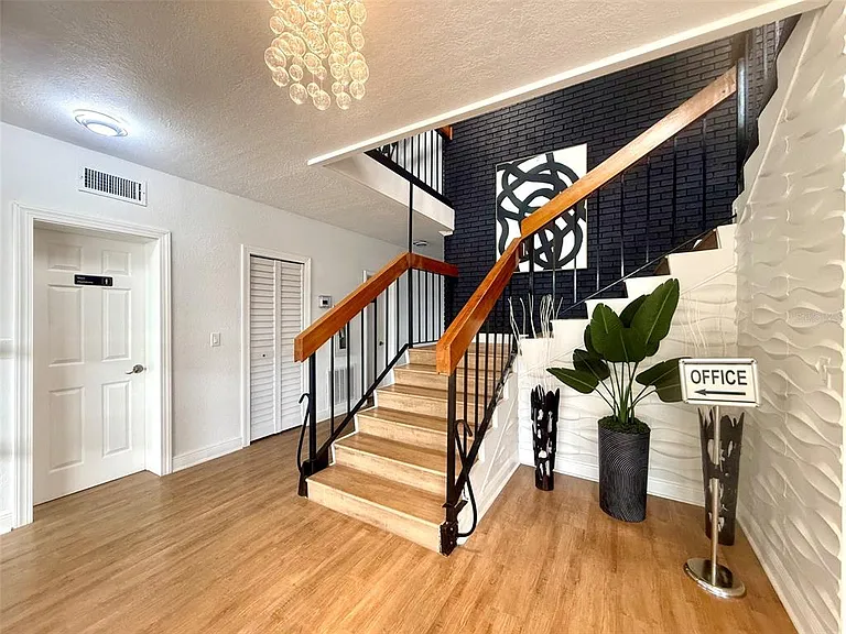 926 Lake Destiny Rd #F — Photo 20