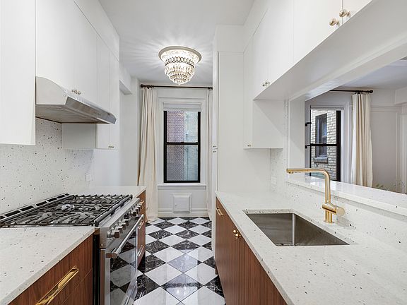 5th image of 321 W 90th St APT 6F