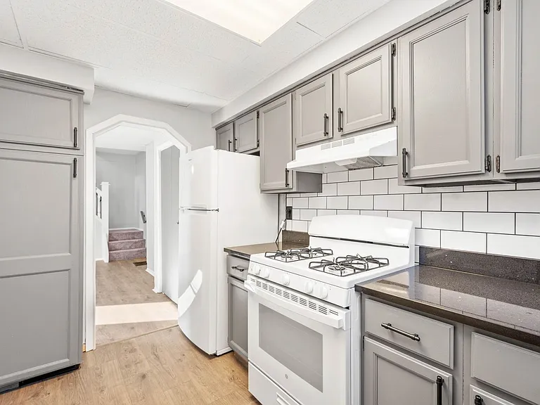 Realty Avenue Townhomes — Photo 1