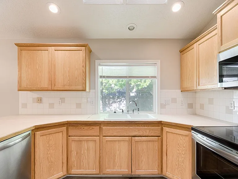 2173 S Petra Ave — Photo 11