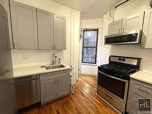 5th image of 202 6th St #7A