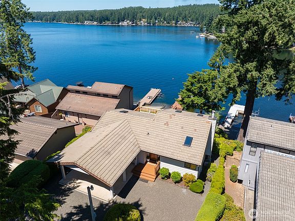 4th image of 2521 E Mason Lake Drive E