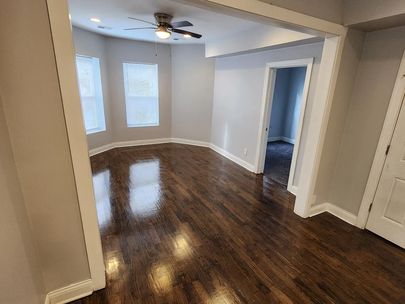 3 bed, 1000 sqft, $1,650 — Photo 3