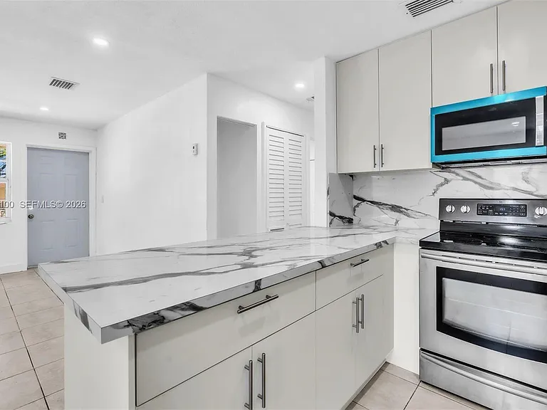 11790 SW 34th St — Photo 17