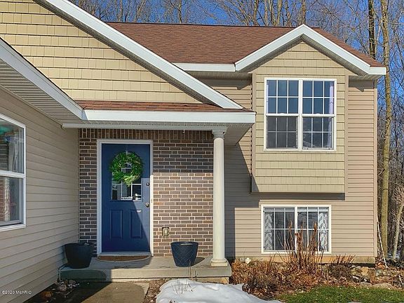2nd image of 2063 Winston View Dr NE