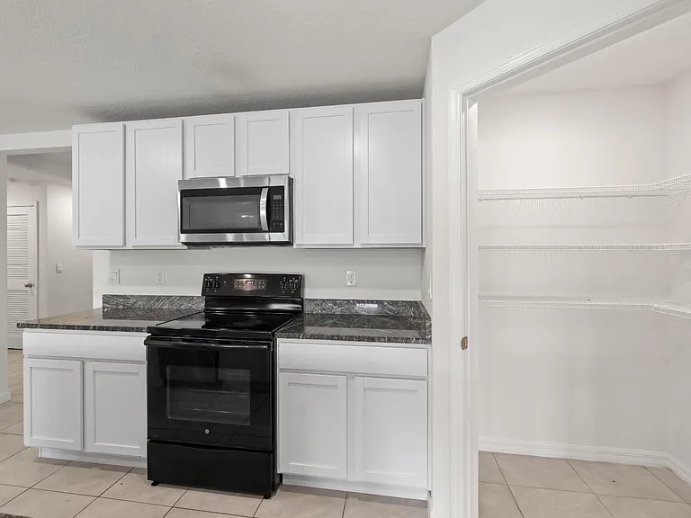 10663 Chippewa Dr — Photo 16