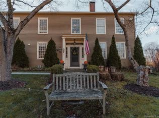 37 Dodgingtown Rd, Newtown, CT 06470