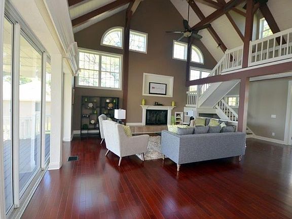 3rd image of 2108 Otter Ct