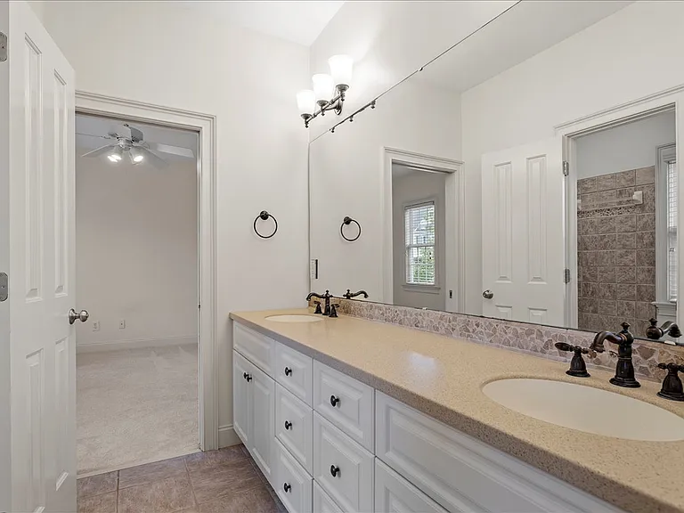 106 Grannon Ct — Photo 38