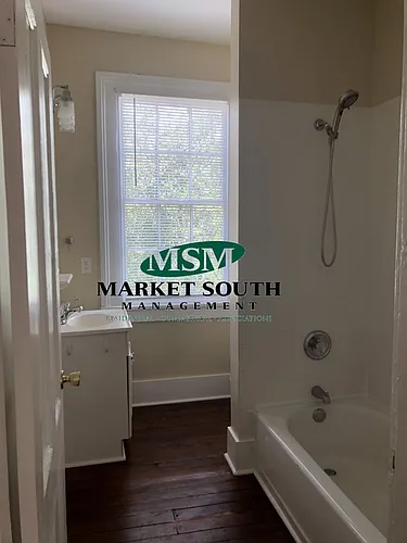 121 W Duffy St Photo 1