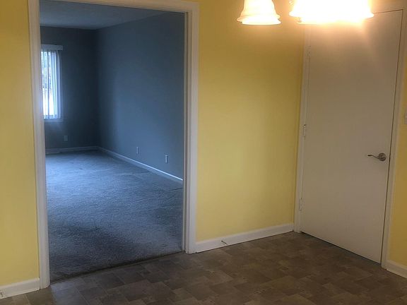 3rd image of 157 Ivy Ln