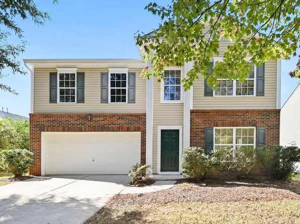 3725 Larkhaven Village Dr, Charlotte, NC 28215