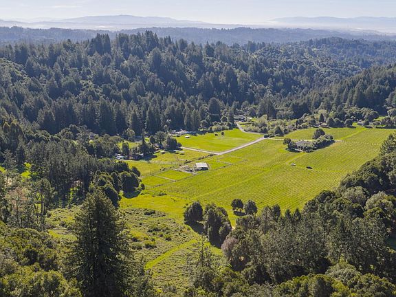 2nd image of 1073 Larsen Rd