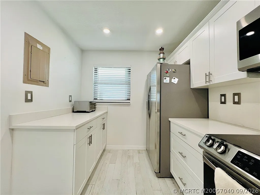 2 bed, 2.0 bath, 1053 sqft, $6,000 — Photo 4