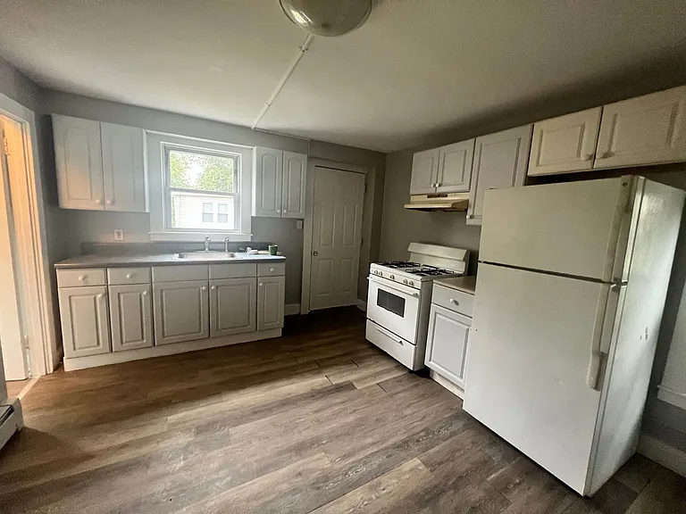 204-206 Main St. - Red Pod — Photo 2
