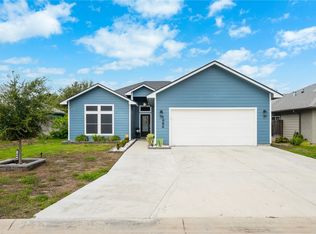 1986 Admiral Ln, Aransas Pass, TX 78336