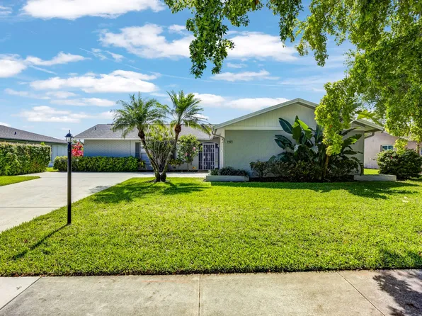 4469 Beechwood Lake Dr, Naples, FL 34112