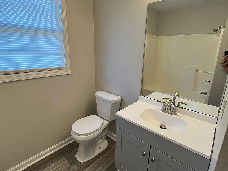 920 E Main St — Photo 6