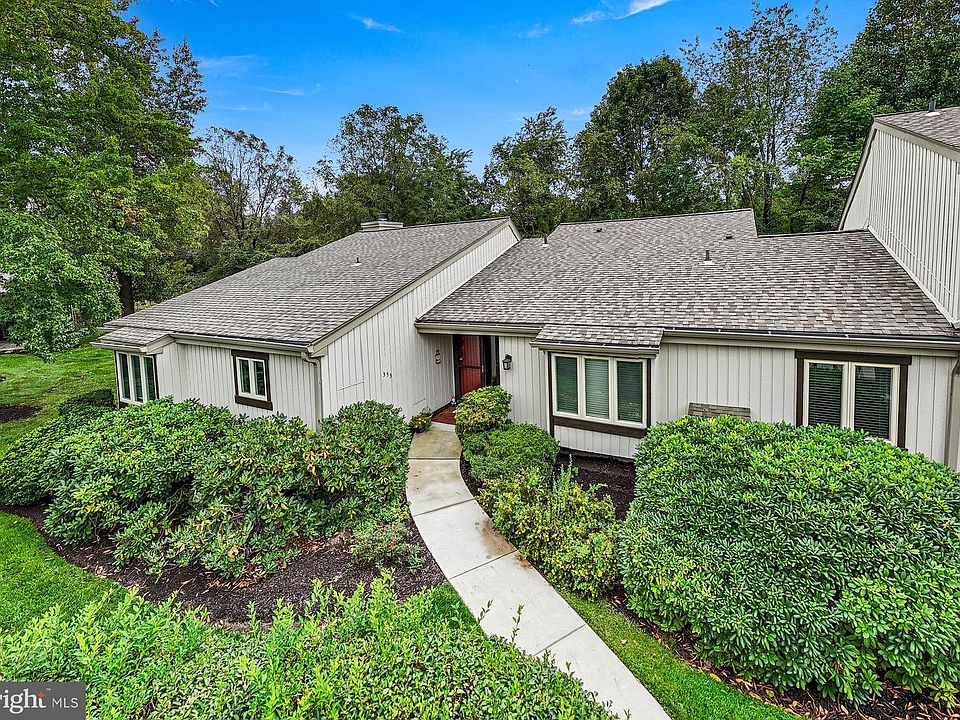 1st image of 353 Devon Way #353