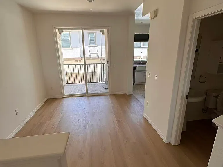 281 N Mar Vista Ave #11 — Photo 13