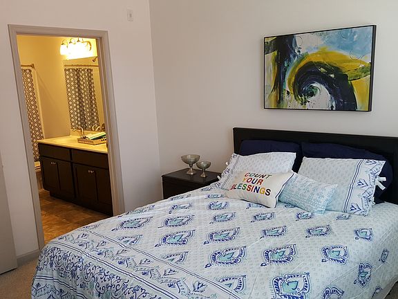 5th image of 600 Washington St APT 1110