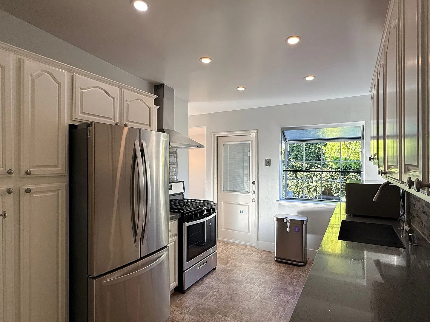 Fully Remodeled 4-Bedroom Sunnyvale Home with A/C and EV Charger — Photo 2