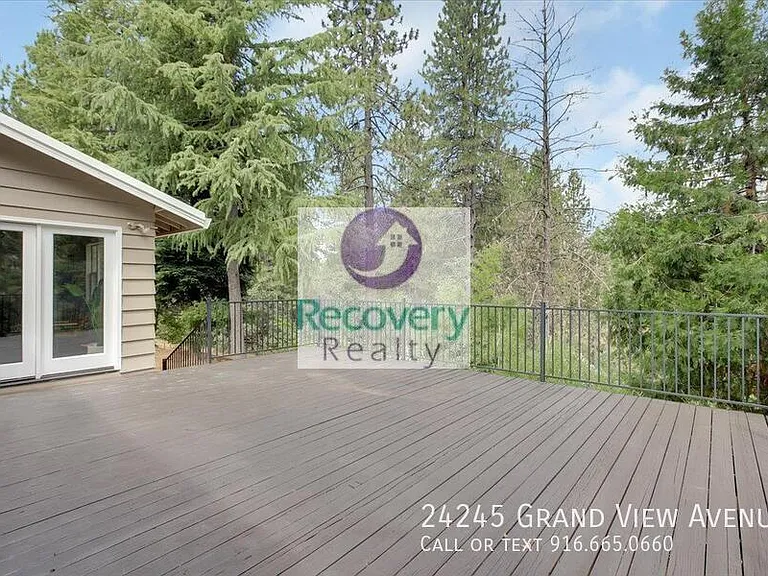 24245 Grand View Ave — Photo 27