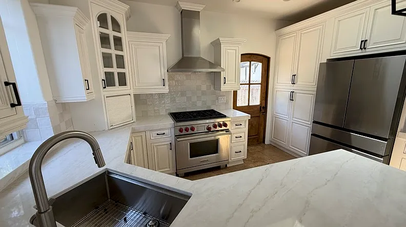 3 bed, 2800 sqft, $5,700 — Photo 3
