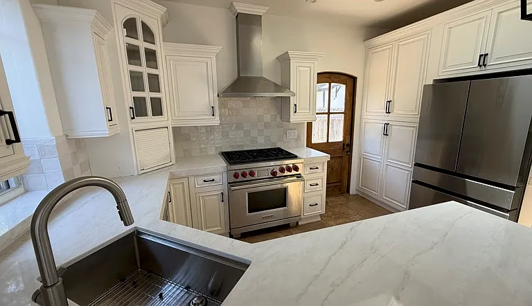 725 Laine St — Photo 3