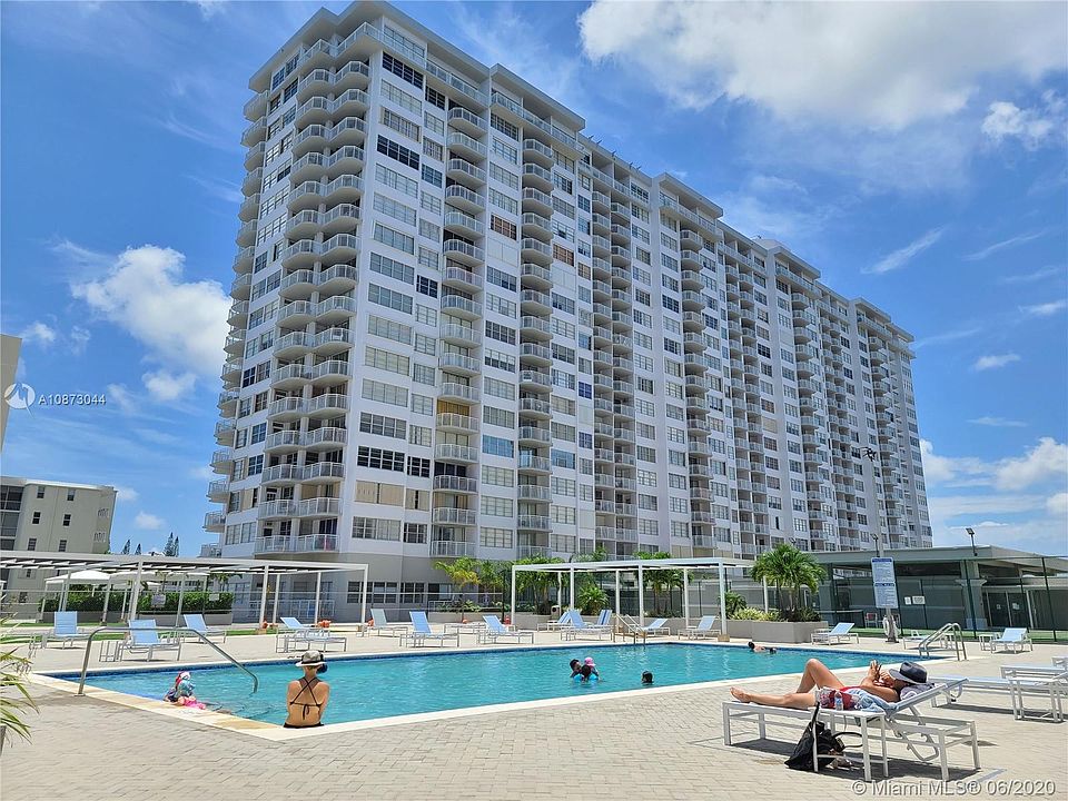 1st image of 18031 Biscayne Blvd #Penthouse 02-3