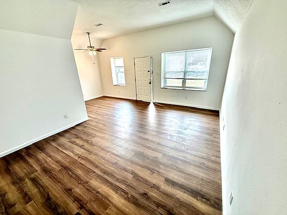4th image of 1106 Barrington Ln #First