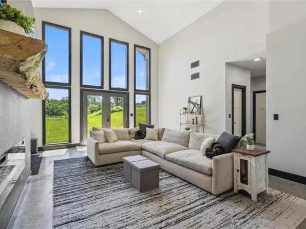 (undisclosed Address), Kearney, MO 64060