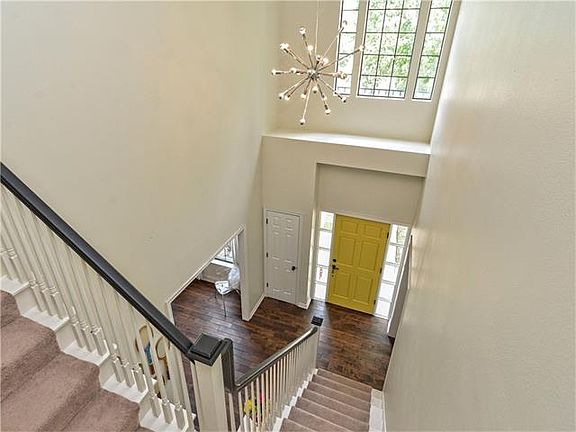 5th image of 20 Autumn Oaks Dr
