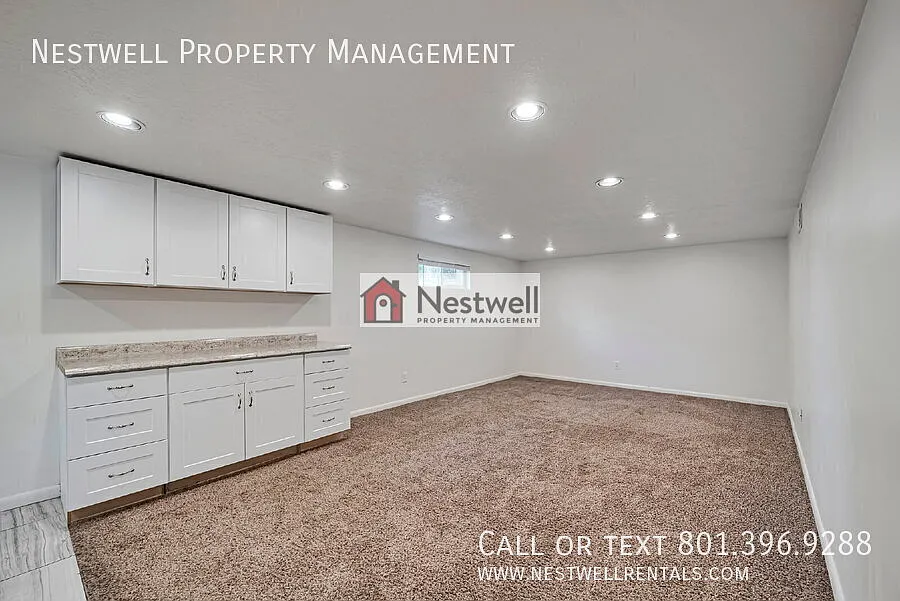 Enchanting and spacious Murray Home with Upgraded Basement! — Photo 4