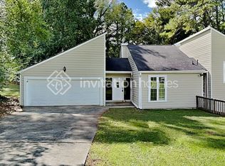 1147 Charlie Ln SW, Lilburn, GA 30047