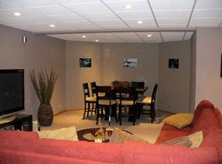 1456 Butler Ct, Vernon Hills, IL 60061