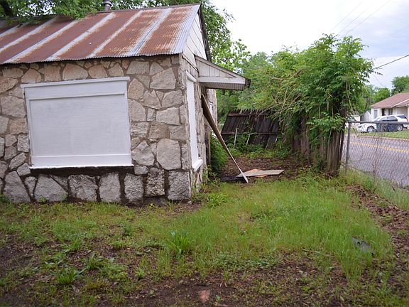 2nd image of 1440 North Ct