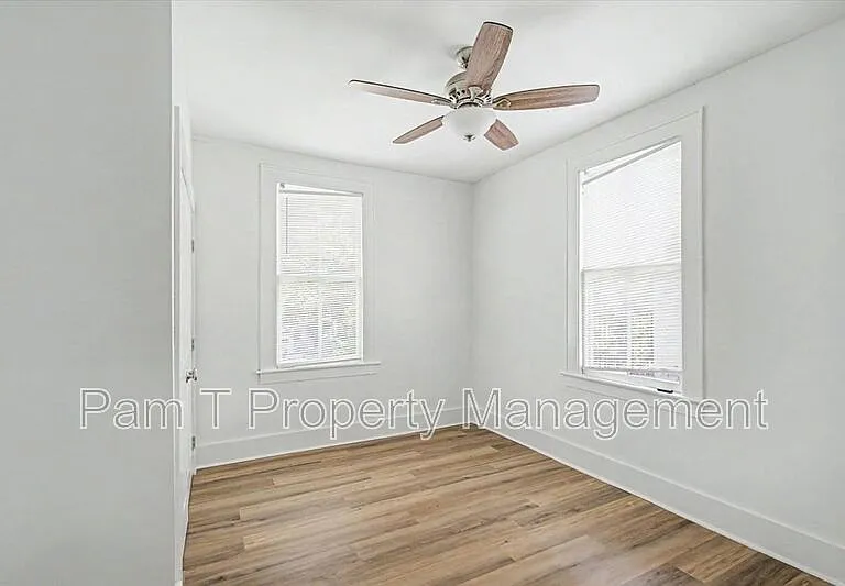 613 W 39th St #B — Photo 13