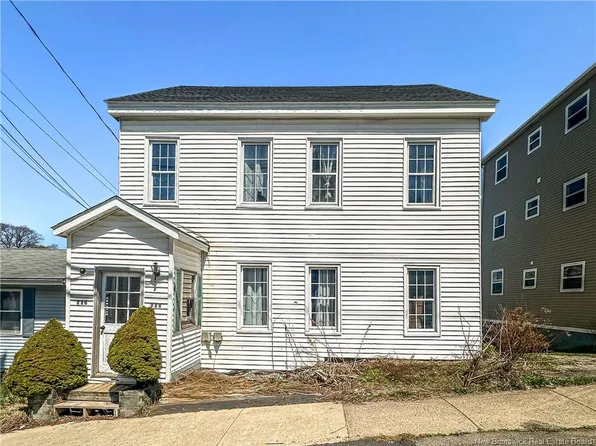 228 Watson St #226, Saint John, NB E2M 1G8