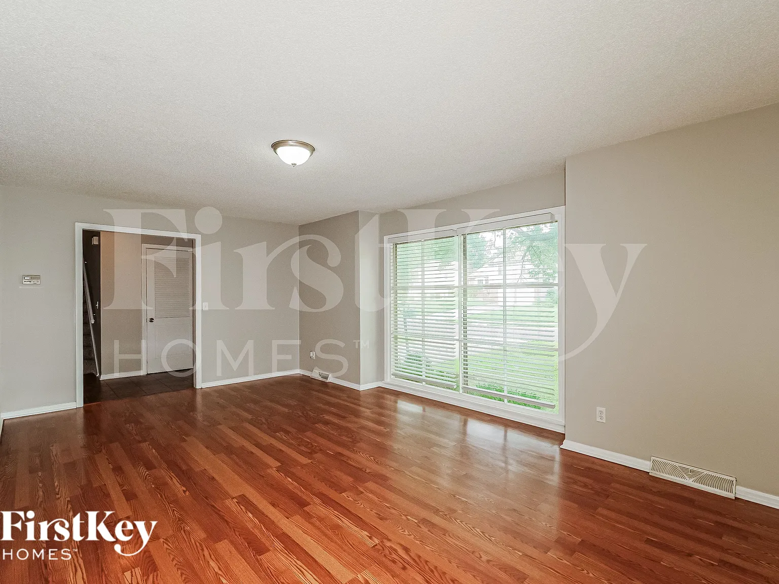4 bed, 2.5 bath, 2379 sqft, $2,455 — Photo 2