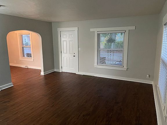 Living room 15x16