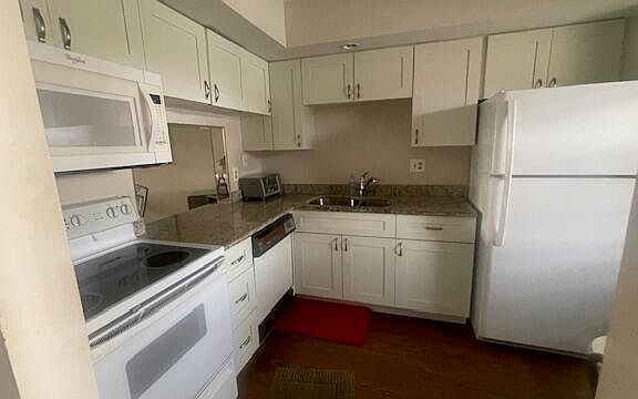 3rd image of 105 Lake Helen Drive