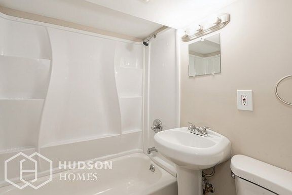5th image of 74 Elm St Floor 2