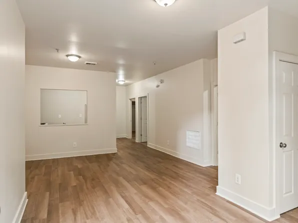 38 Tyler St #5, Troy, NY 12180