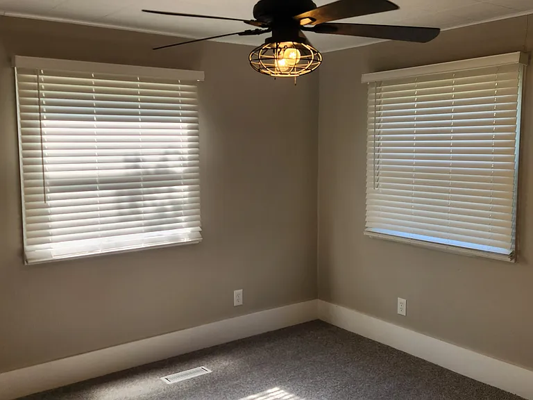1124 Exter Dr — Photo 4