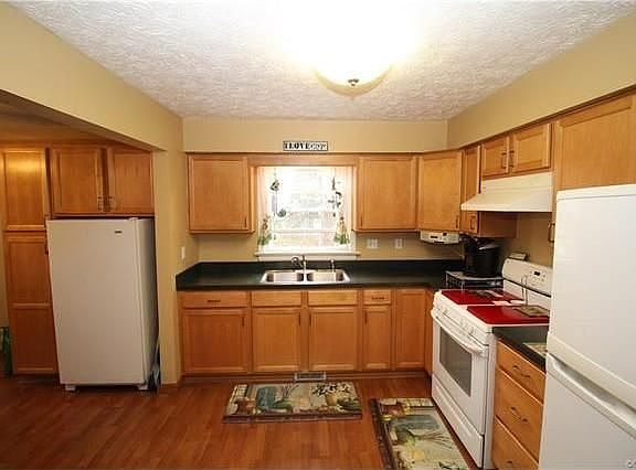 5th image of 2900 Haddington Ct