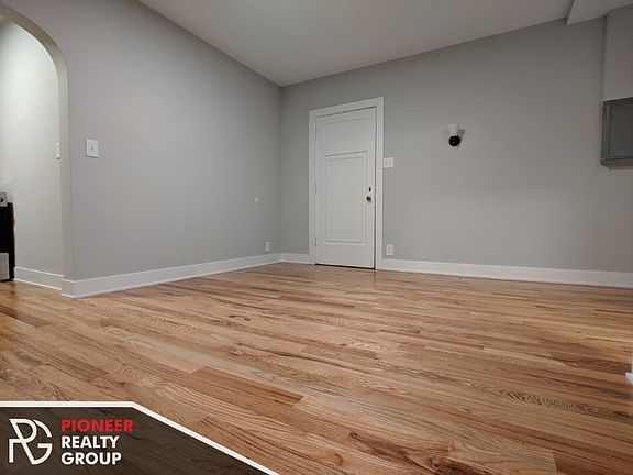 3rd image of 4546 N Damen Ave #4546312