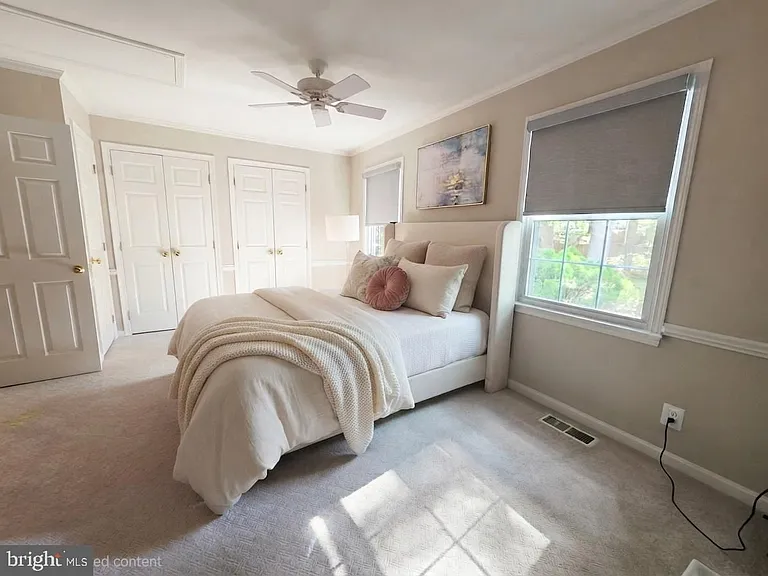 7629 Tiverton Dr — Photo 10