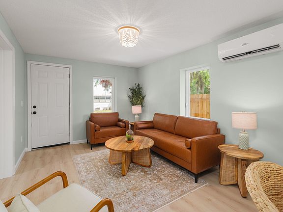 5th image of 107 Julia St